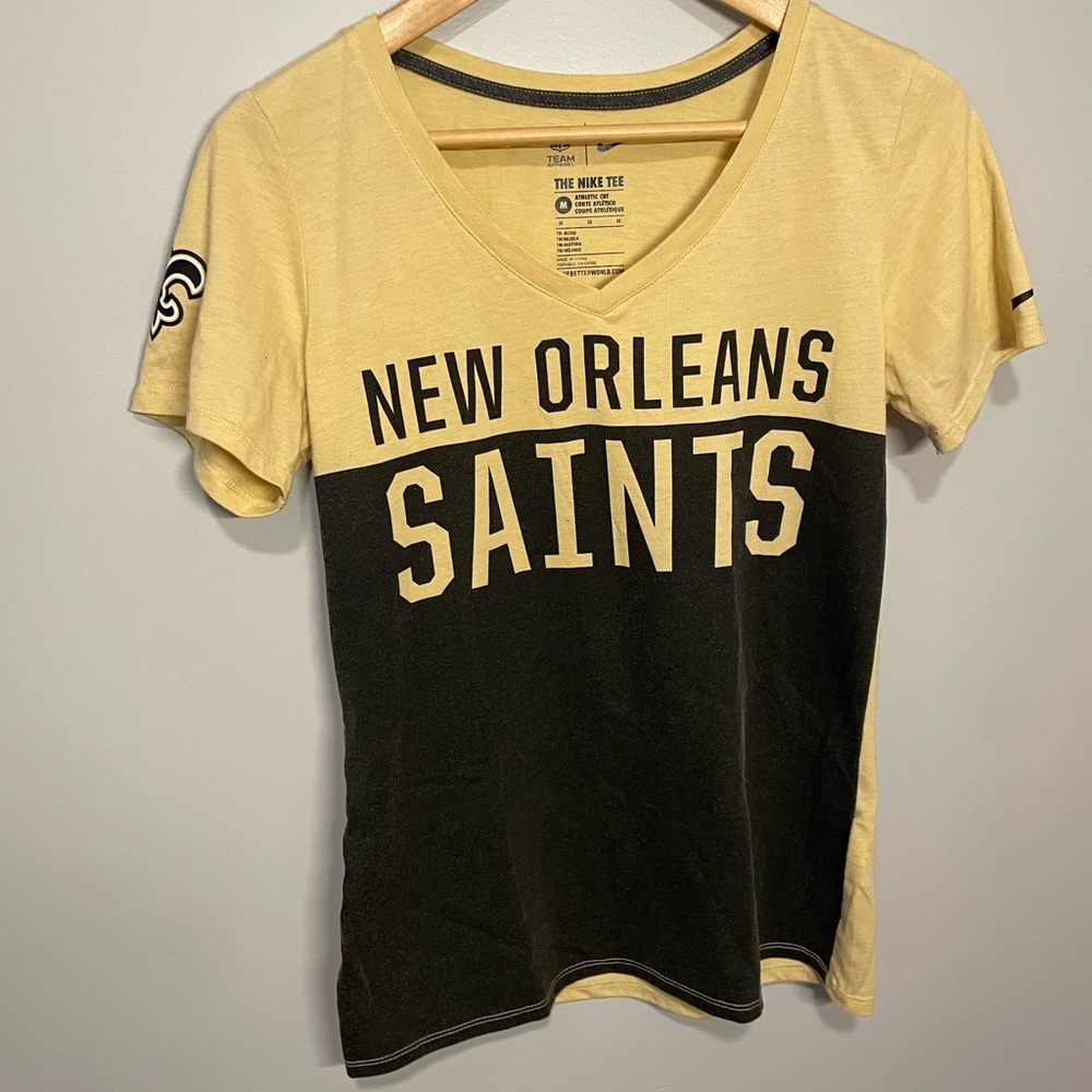 Nike NFL New Orleans Saints V Neck Shirt Size Medium Women’s Gold Black